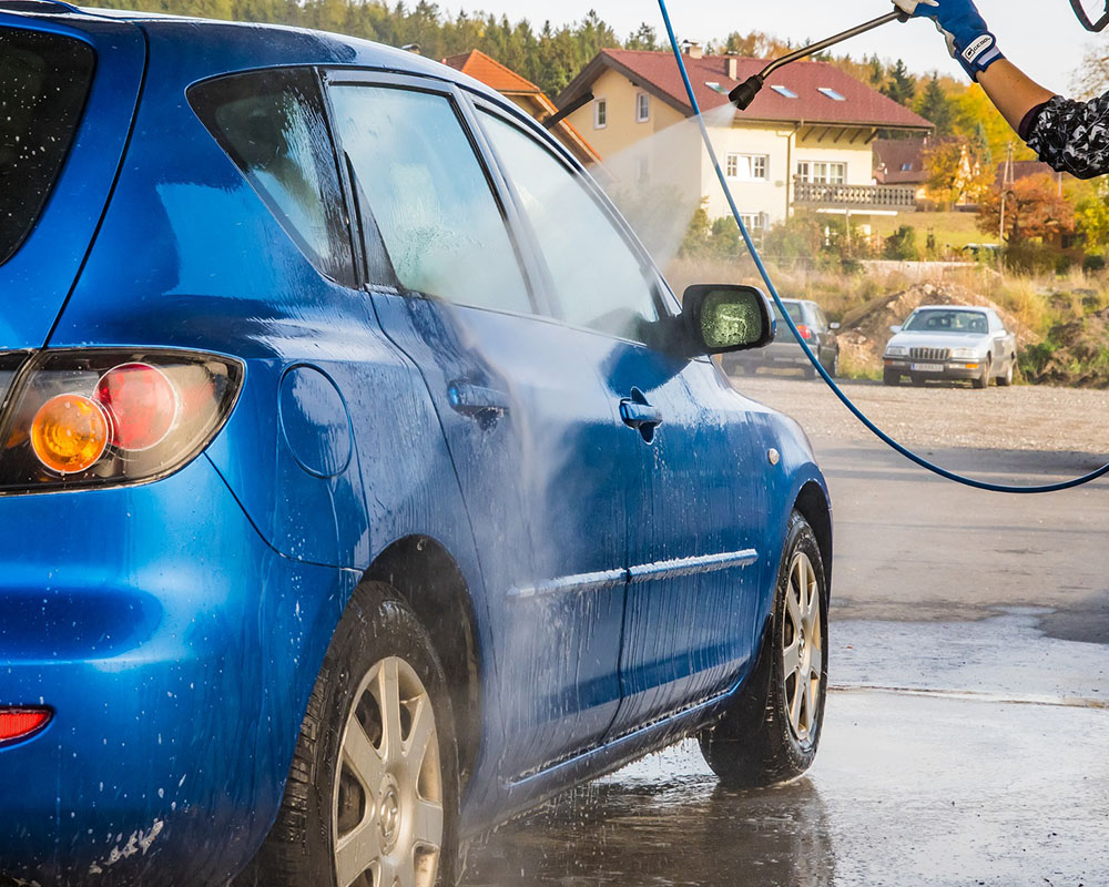 magasnyomású mosó használata autó takarításhoz